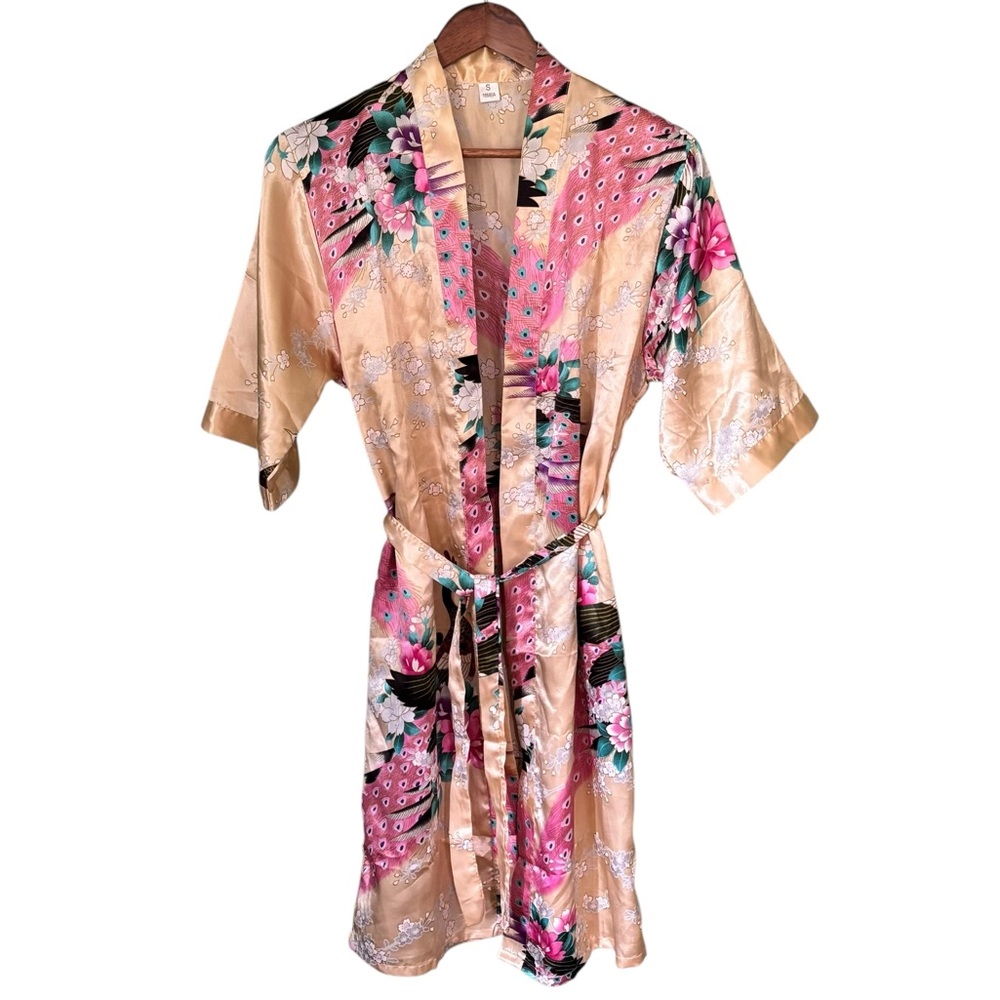 Kimono Palace Bride and Bridesmaid Satin Floral Peacock Robe Size Small - Picture 3 of 9